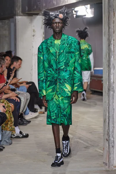 Look 11
